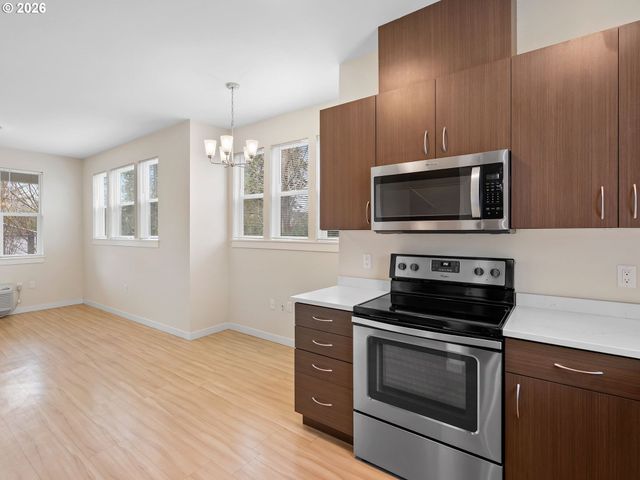 138 Ne 109TH Ave, Portland, OR 97220