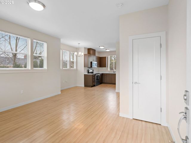 138 Ne 109TH Ave, Portland, OR 97220