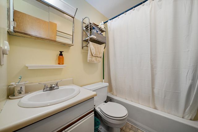 37 Alice Dr Apt 129, Concord, NH 03303