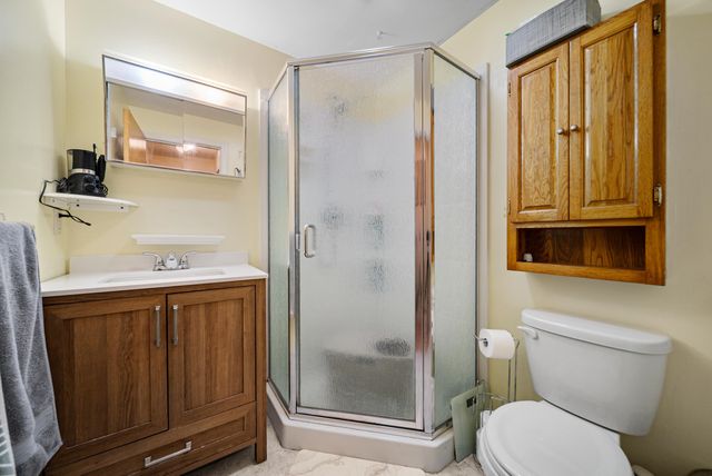 37 Alice Dr Apt 129, Concord, NH 03303