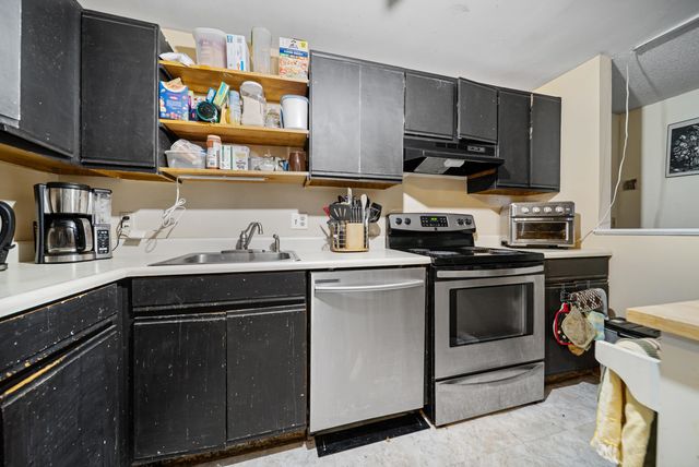 37 Alice Dr Apt 129, Concord, NH 03303