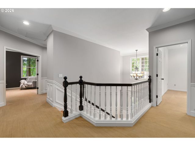15451 VILLAGE Dr, Lake Oswego, OR 97034