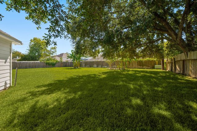 16439 Hidden Gate Court, Sugar Land, TX 77498