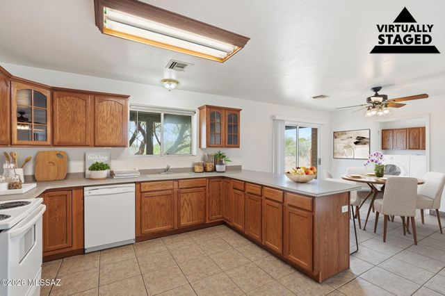 1462 Circulo Sombrero, Rio Rico, AZ 85648