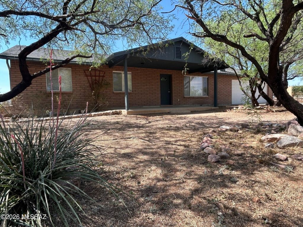 1462 Circulo Sombrero, Rio Rico, AZ 85648