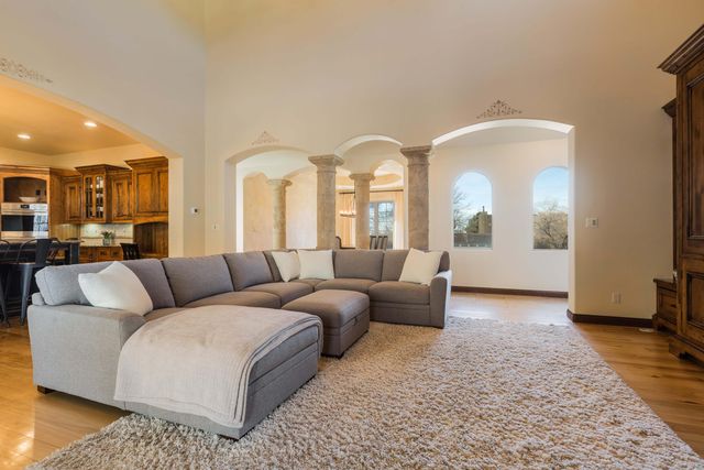 8800 Tiffany Bud Court NE, Albuquerque, NM 87122