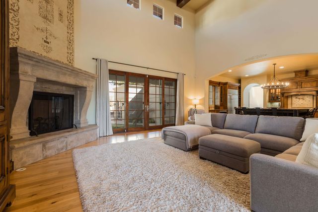 8800 Tiffany Bud Court NE, Albuquerque, NM 87122