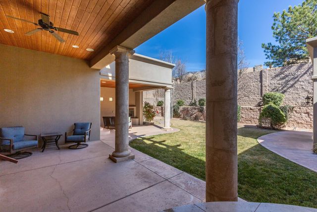 8800 Tiffany Bud Court NE, Albuquerque, NM 87122