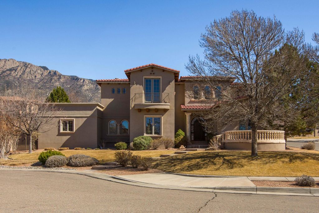 Image 10 of property listing at 8800 Tiffany Bud Court NE, Albuquerque, NM 87122