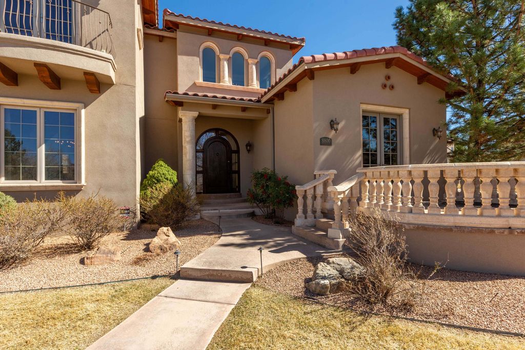 Image 11 of property listing at 8800 Tiffany Bud Court NE, Albuquerque, NM 87122