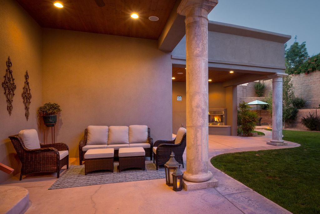 Image 4 of property listing at 8800 Tiffany Bud Court NE, Albuquerque, NM 87122