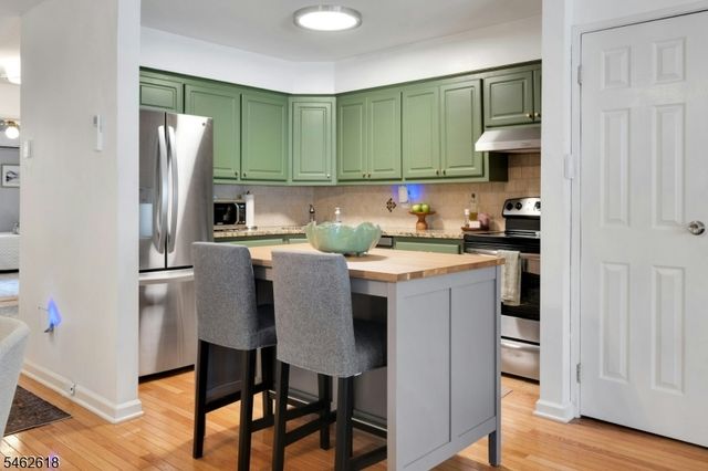 301 Claremont Ave 3, Montclair Twp., NJ 07042