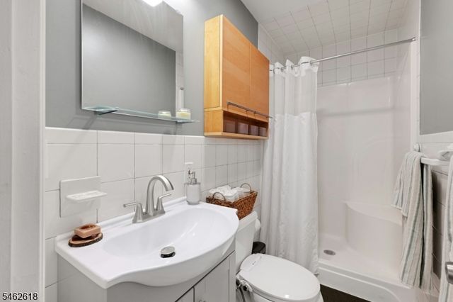 301 Claremont Ave 3, Montclair Twp., NJ 07042