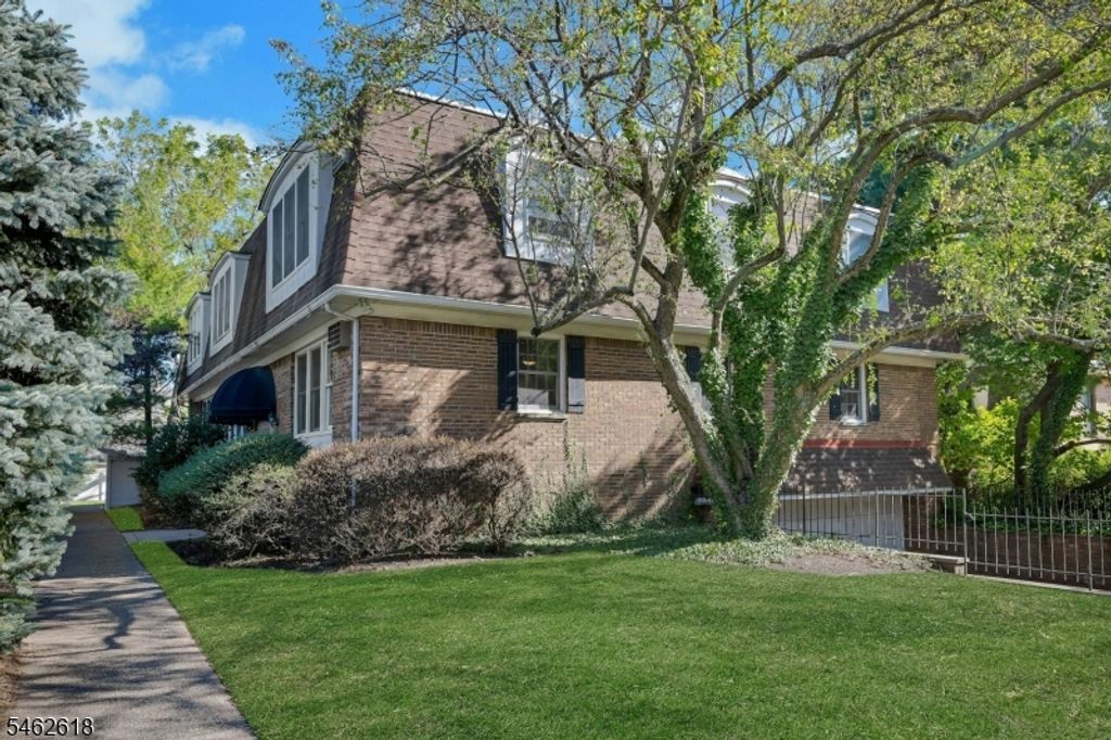 301 Claremont Ave 3, Montclair Twp., NJ 07042