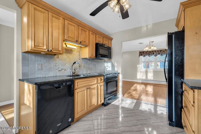 9 Apple Lane, Whiting, NJ 08759