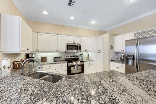 9121 Southmont CV 102, Fort Myers, FL 33908