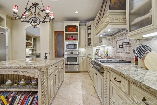 7035 E 118th Street S, Bixby, OK 74008