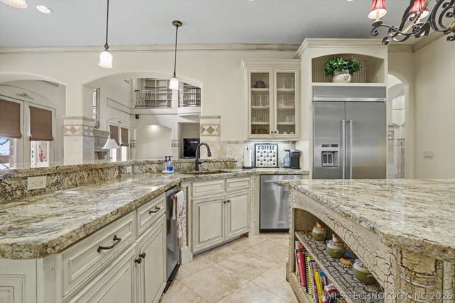 7035 E 118th Street S, Bixby, OK 74008