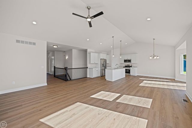 1156 Julian Court, Waterford Twp, MI 48327