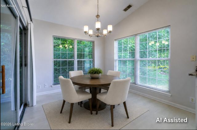 533 Village Lake Dr, Louisville, KY 40245