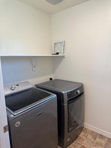 9410 S 34th Lane, Laveen, AZ 85339