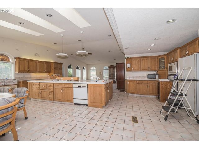 13212 Se LUCILLE St, Happy Valley, OR 97086