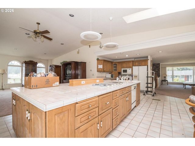13212 Se LUCILLE St, Happy Valley, OR 97086