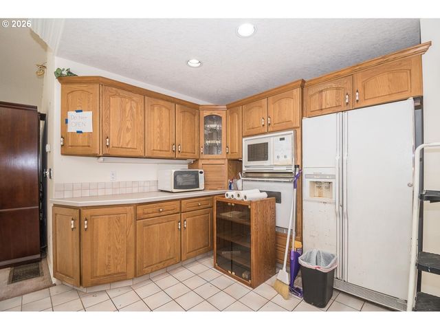 13212 Se LUCILLE St, Happy Valley, OR 97086