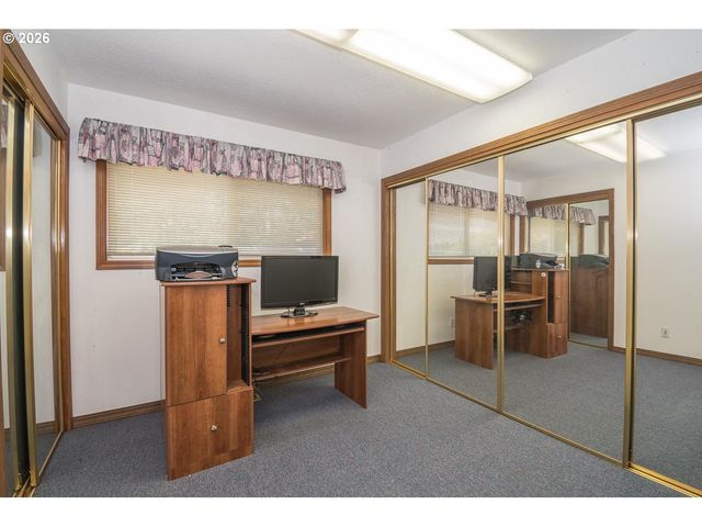 13212 Se LUCILLE St, Happy Valley, OR 97086