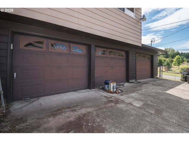 13212 Se LUCILLE St, Happy Valley, OR 97086
