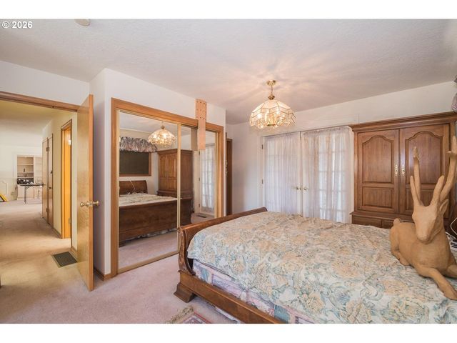 13212 Se LUCILLE St, Happy Valley, OR 97086