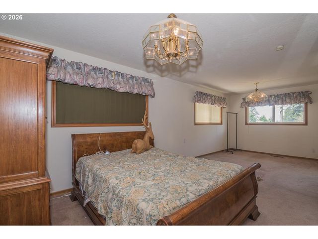 13212 Se LUCILLE St, Happy Valley, OR 97086