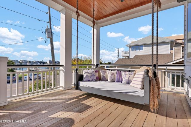 110 Waynick Boulevard, Wrightsville Beach, NC 28480