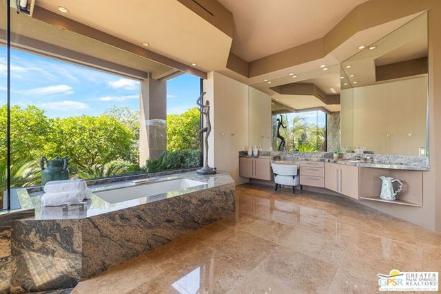 4 Paradise Cove Court, Rancho Mirage, CA 92270