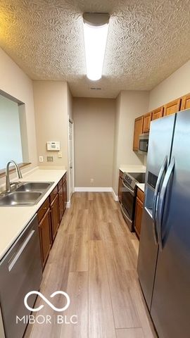 8040 Windham Lake Way, Indianapolis, IN 46214