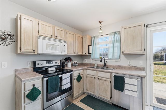 170 Orchard Drive, Gentry, AR 72734