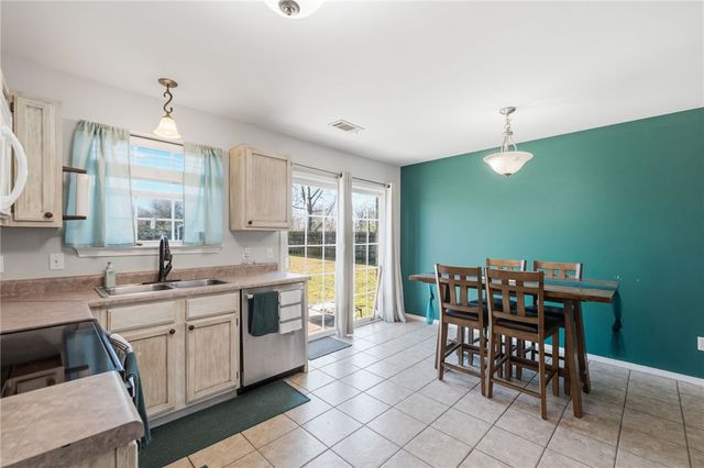 170 Orchard Drive, Gentry, AR 72734