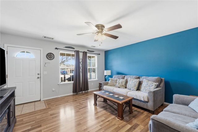 170 Orchard Drive, Gentry, AR 72734