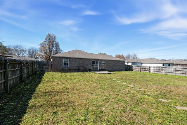 170 Orchard Drive, Gentry, AR 72734