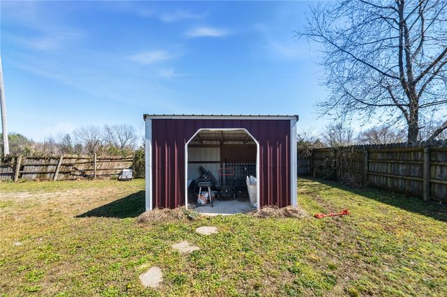 170 Orchard Drive, Gentry, AR 72734