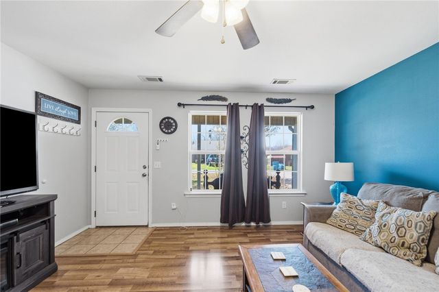 170 Orchard Drive, Gentry, AR 72734