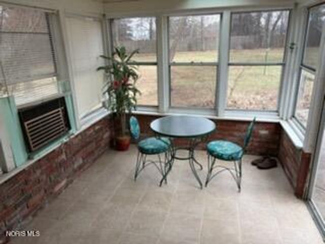 1936 W Crest Drive, Toledo, OH 43614