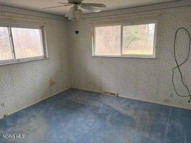 1936 W Crest Drive, Toledo, OH 43614