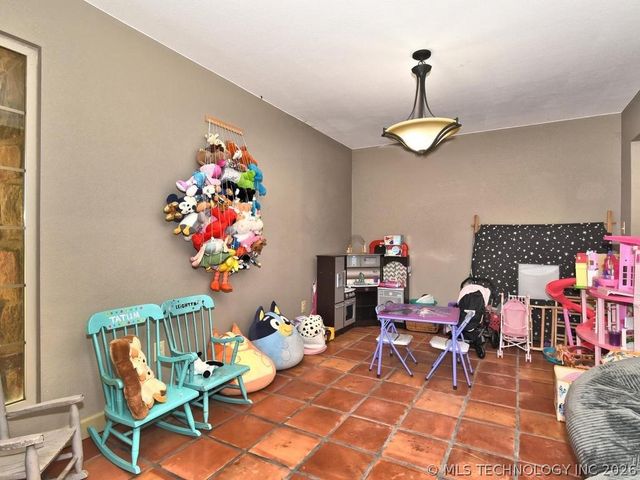 21911 W 12th Street, Sand Springs, OK 74063