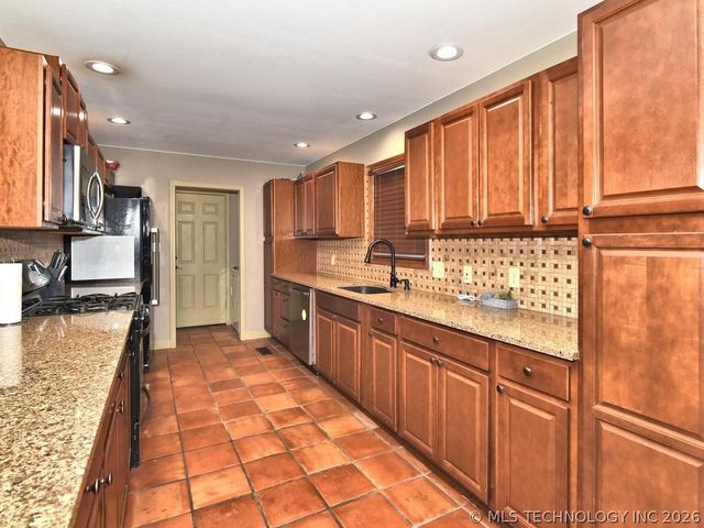 21911 W 12th Street, Sand Springs, OK 74063