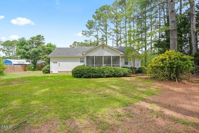 48 Hammerstone Drive, Fuquay Varina, NC 27526