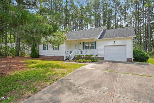 48 Hammerstone Drive, Fuquay Varina, NC 27526