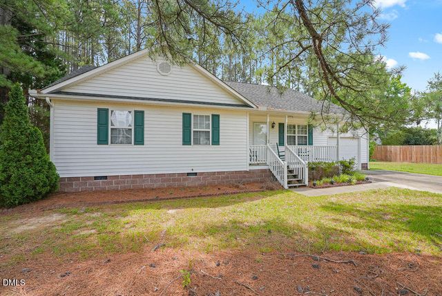 48 Hammerstone Drive, Fuquay Varina, NC 27526