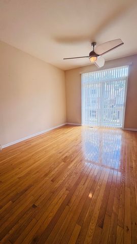 37572 Newburgh Park Circle 33, Livonia, MI 48152