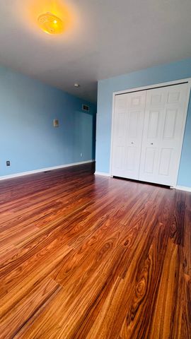 37572 Newburgh Park Circle 33, Livonia, MI 48152